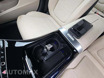 2023 Mercedes-Benz C 300 4MATIC Sedan - miniatura 8
