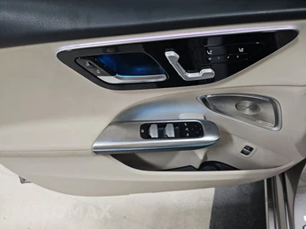 2023 Mercedes-Benz C 300 Sedan - miniatura 9