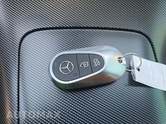 2023 Mercedes-Benz C 300 Sedan - miniatura 8