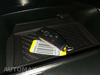 2023 Mercedes-Benz CLA 250 4MATIC - miniatura 8