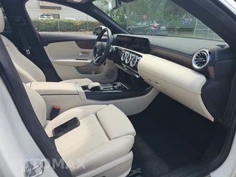 2023 Mercedes-Benz CLA 250 4MATIC – miniatura 8