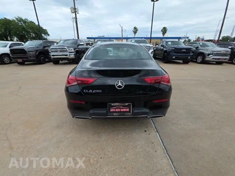 2023 Mercedes-Benz CLA 250 - miniatura 4