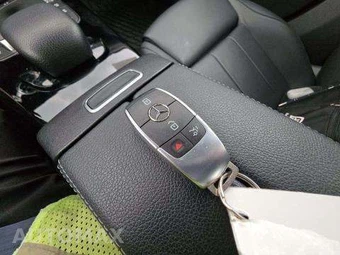 2023 Mercedes-Benz CLA 250 - miniatura 9