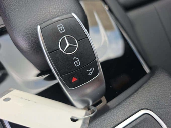 2023 Mercedes-Benz CLA 250 - miniatura 5