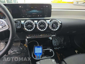 2023 Mercedes-Benz CLA 250 - miniatura 7