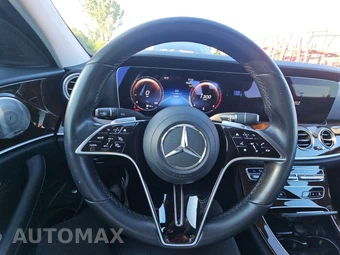 2023 Mercedes-Benz E 350 4MATIC Sedan - miniatura 10