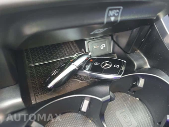 2023 Mercedes-Benz E 350 4MATIC Sedan - miniatura 8
