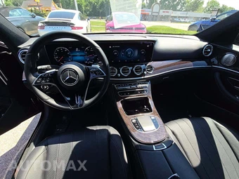 2023 Mercedes-Benz E 350 4MATIC Sedan - miniatura 10
