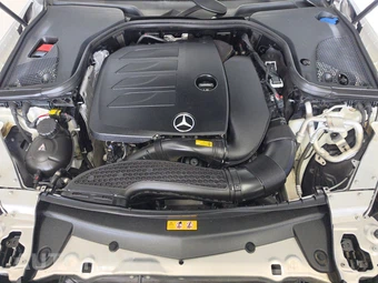 2023 Mercedes-Benz E 350 4MATIC Sedan - miniatura 15