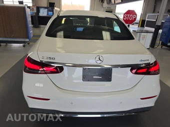 2023 Mercedes-Benz E 350 4MATIC Sedan - miniatura 5