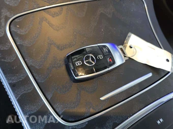 2023 Mercedes-Benz E 350 4MATIC Sedan - miniatura 8