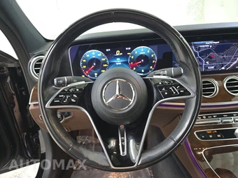2023 Mercedes-Benz E 350 Sedan – miniatura 10