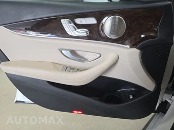 2023 Mercedes-Benz E 350 Sedan - miniatura 9