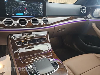 2023 Mercedes-Benz E 450 4MATIC Sedan - miniatura 11