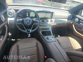 2023 Mercedes-Benz E 450 4MATIC Sedan - miniatura 11