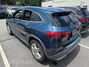 2023 Mercedes-Benz GLA 250 4MATIC - miniatura 2
