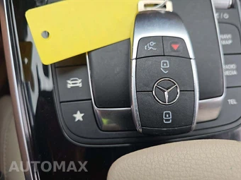 2023 Mercedes-Benz GLB 250 4MATIC – miniatura 8