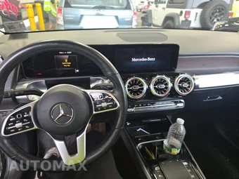2023 Mercedes-Benz GLB 250 4MATIC – miniatura 11