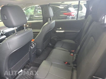 2023 Mercedes-Benz GLB 250 4MATIC – miniatura 13