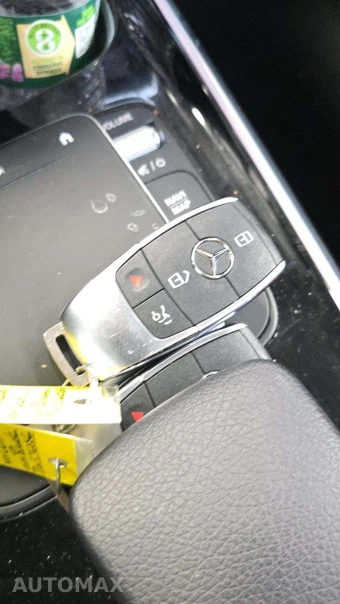 2023 Mercedes-Benz GLB 250 4MATIC – miniatura 20
