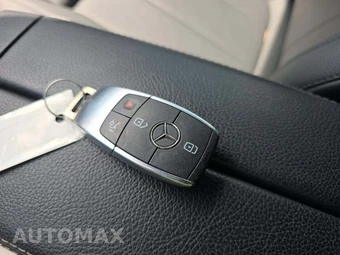 2023 Mercedes-Benz GLB 250 4MATIC - miniatura 8
