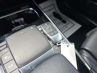 2023 Mercedes-Benz GLB 250 4MATIC - miniatura 8