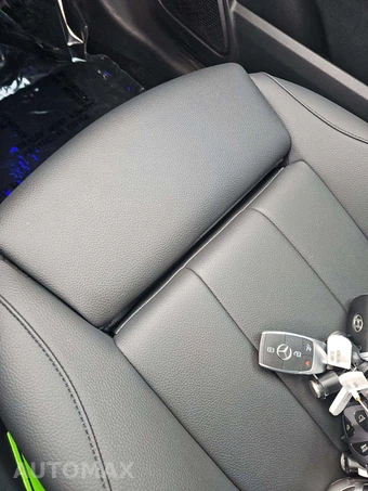 2023 Mercedes-Benz GLB 250 4MATIC – miniatura 8
