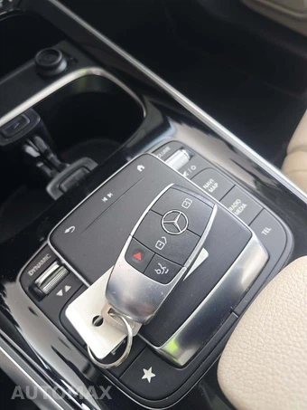 2023 Mercedes-Benz GLB 250 4MATIC - miniatura 8