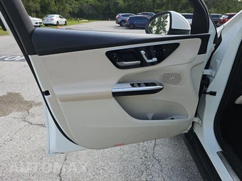 2023 Mercedes-Benz GLC 300 4MATIC - miniatura 9