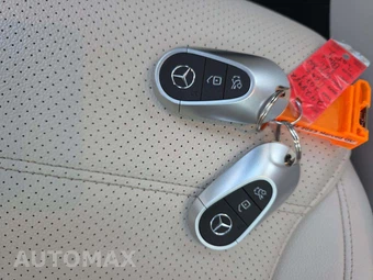 2023 Mercedes-Benz GLC 300 4MATIC - miniatura 8