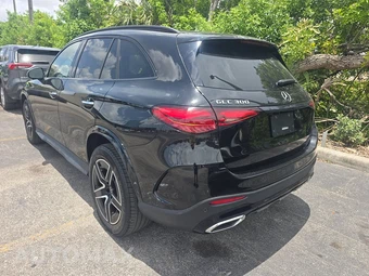 2023 Mercedes-Benz GLC 300 – miniatura 6