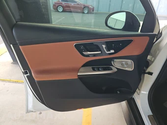 2023 Mercedes-Benz GLC 300 - miniatura 9