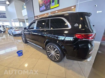 2023 Mercedes-Benz Maybach GLS 600 4MATIC - miniatura 2