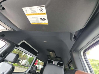 2023 Mercedes-Benz Sprinter 2500 Passenger Van Standard Roof 144.0" WB - miniatura 8