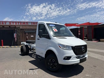 2023 Mercedes-Benz Sprinter 3500XD Cab Chassis DRW - samochód z USA z aukcji Manheim, oferta Kup Teraz w AUTOMAX