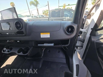 2023 Mercedes-Benz Sprinter 3500XD Cab Chassis DRW - miniatura 16