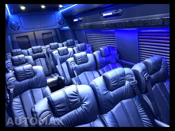 2023 Mercedes-Benz Sprinter 3500XD Cargo Van DRW High Roof 170.0" WB - miniatura 9