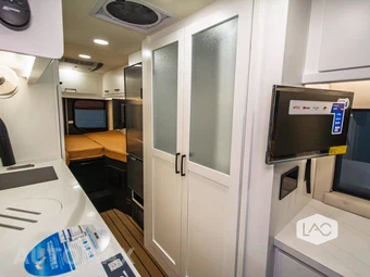 2023 Mercedes-Benz Sprinter 3500XD Cargo Van High Roof 170.0" WB - miniatura 23