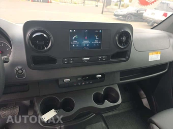 2023 Mercedes-Benz Sprinter 4500 Cab Chassis DRW - miniatura 10