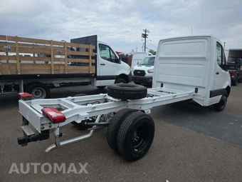 2023 Mercedes-Benz Sprinter 4500 Cab Chassis DRW - miniatura 3
