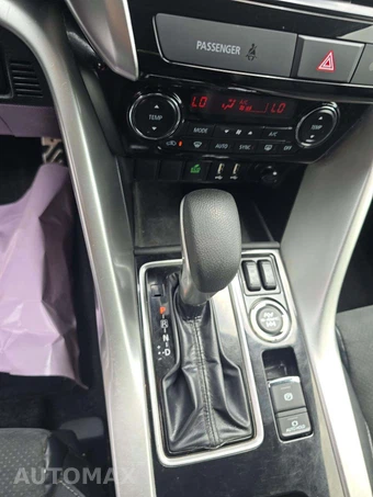 2023 Mitsubishi Eclipse Cross SEL – miniatura 8
