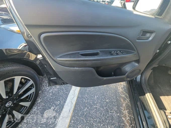 2023 Mitsubishi Mirage ES – miniatura 9