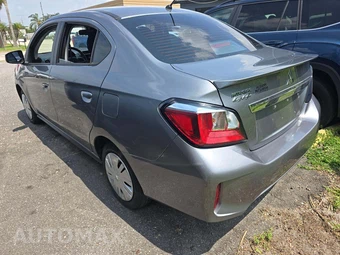 2023 Mitsubishi Mirage G4 ES – miniatura 2