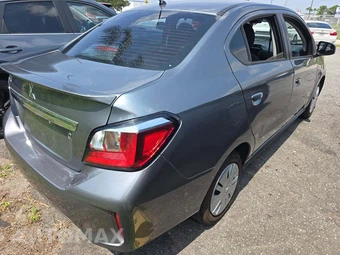 2023 Mitsubishi Mirage G4 ES – miniatura 3