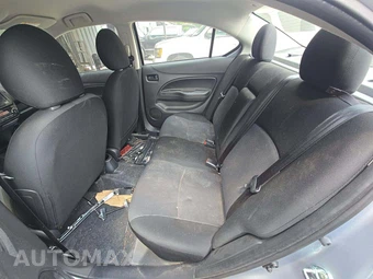2023 Mitsubishi Mirage G4 LE – miniatura 13