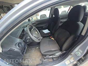 2023 Mitsubishi Mirage G4 LE – miniatura 6