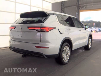 2023 Mitsubishi Outlander ES - miniatura 4