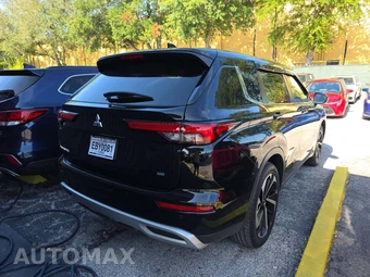 2023 Mitsubishi Outlander ES - miniatura 3