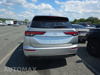 2023 Mitsubishi Outlander ES - miniatura 5