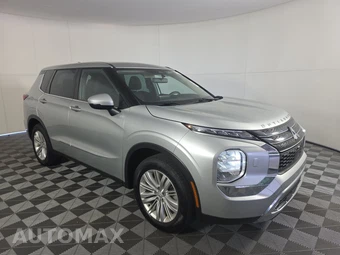 2023 Mitsubishi Outlander ES - miniatura 3